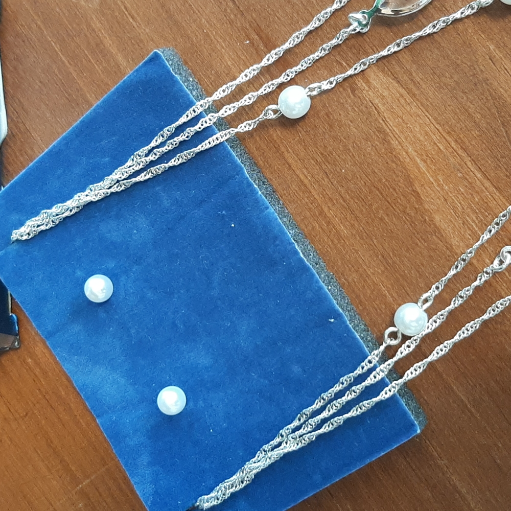 Vintage Avon Necklace & Earring Set